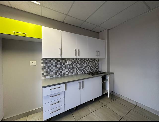 220.40M² OFFICE TO LET IN IRENE